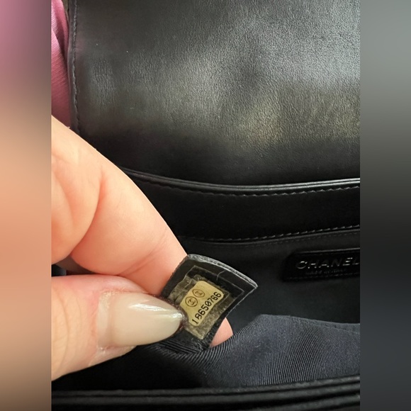 ❌SOLD! Chanel Patent Leather Medium Reverso Boy Flap Bag - Picture 14 of 16